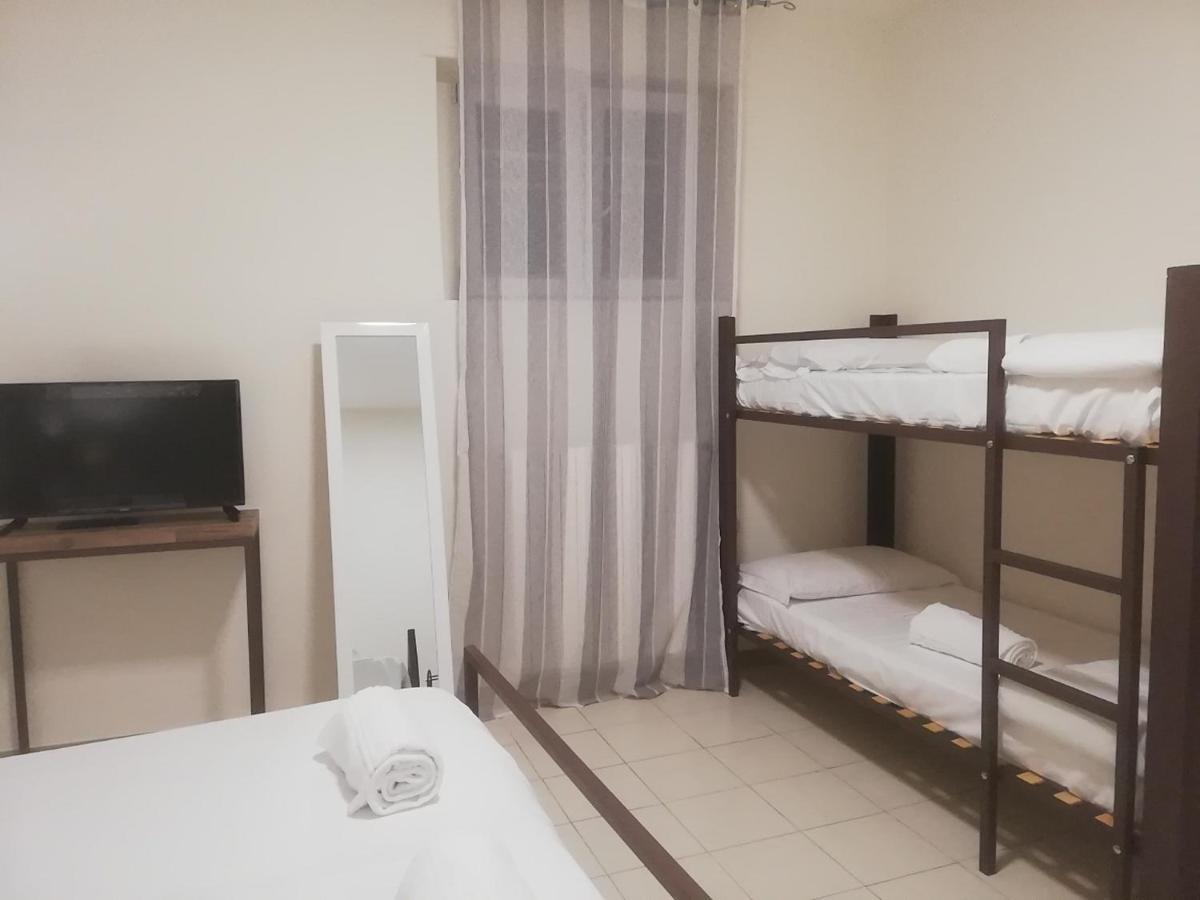 Ostello Dei Sassi - Rooms And Beds Matera Ngoại thất bức ảnh