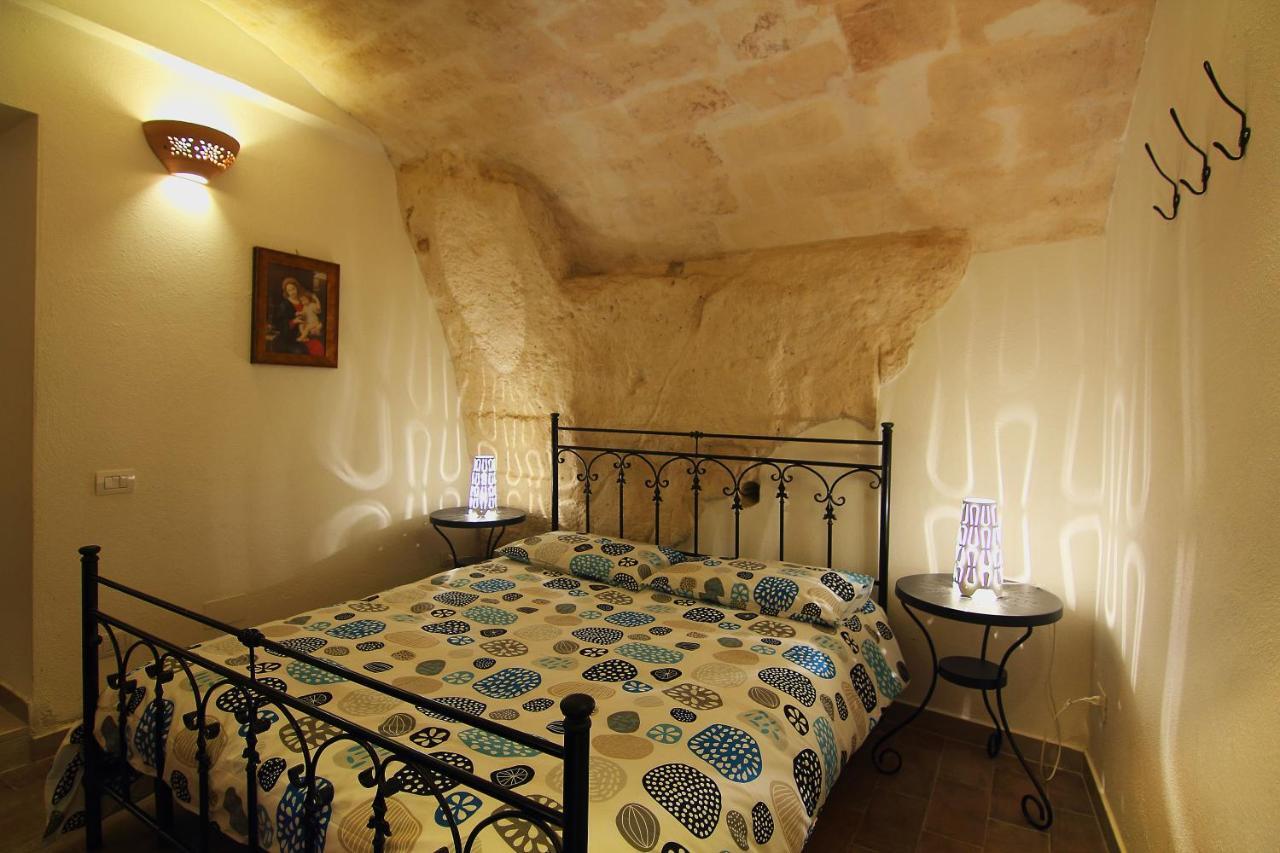 Ostello Dei Sassi - Rooms And Beds Matera Ngoại thất bức ảnh